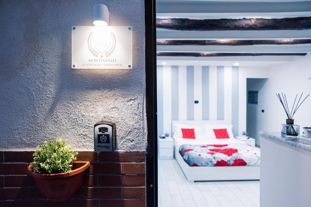 Montesantogroup Holiday House Napels Buitenkant foto